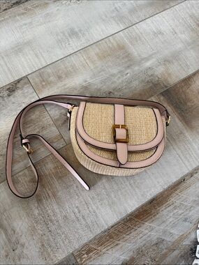 Woven raffia Crossbody Bag with Pink Trim